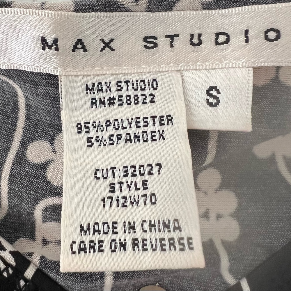 Max Studio Ruched Top - Picture 5 of 5